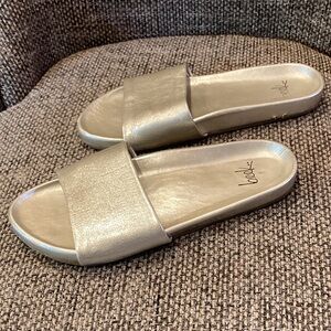 Beek Gallito Platinum Leather Slide Sandal Size 9